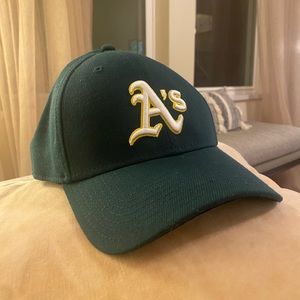 Oakland A’s New Era MLB Road Team Classic 39THIRTY Stretch Fit Cap